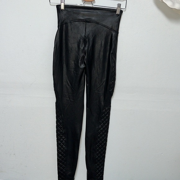 SPANX Faux Leather quilted Moto Legging size Small - Picture 6 of 10